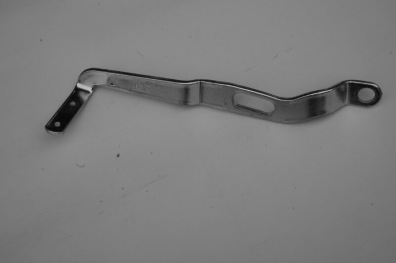 Automotive-Sunroof Hinge (2)